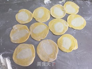 香菇肉馅蒸饺：饺子也有新花样，比传统的包法好看又简单的做法步骤：7