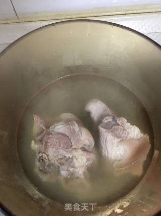 蹄膀萝卜汤的做法步骤：5