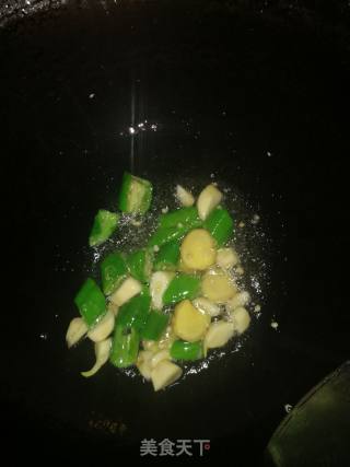 鸡翅炒土豆片的做法步骤：5