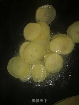 鸡翅炒土豆片的做法步骤：7