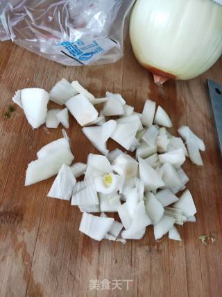 青红双椒爆牛肉末的做法步骤：4