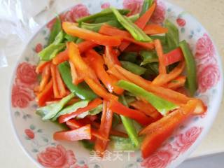 青红双椒爆牛肉末的做法步骤：6