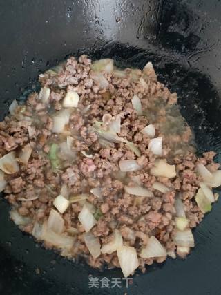 青红双椒爆牛肉末的做法步骤：8