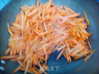 胡萝卜炒鸡蛋的做法步骤：3