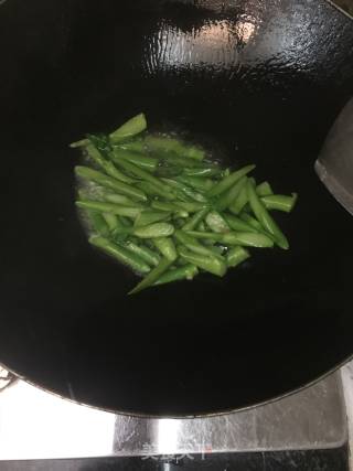 清炒芥蓝的做法步骤：3