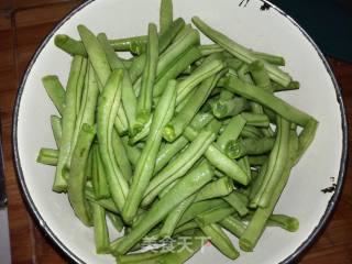 五花肉炖架豆王的做法步骤：1