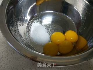 火龙果戚风蛋糕的做法步骤：3