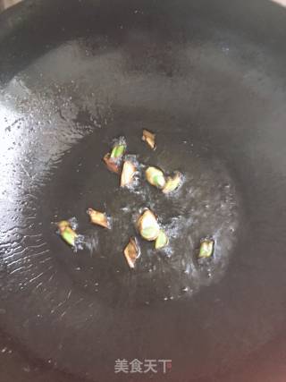青菜烧油面筋的做法步骤：3