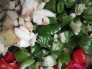 香辣猪皮的做法步骤：1
