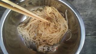 葱油拌面的做法步骤：7