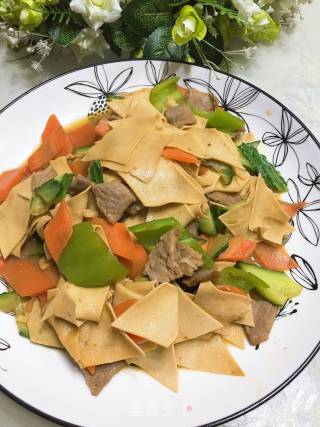 猪肉炒杂蔬菜的做法步骤：10