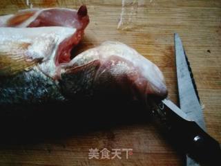 如何用电饼铛快捷烤鲈鱼的做法步骤：2