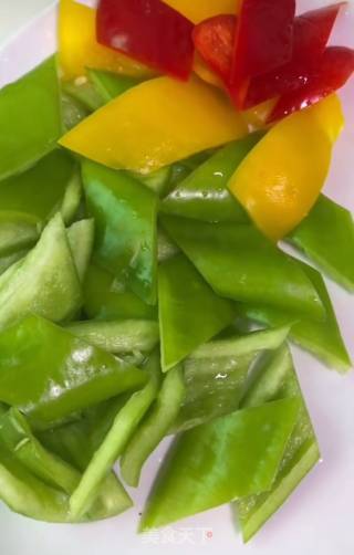 香菇炒肉的做法步骤：3