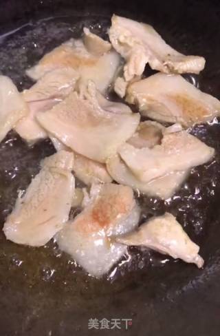 香菇炒肉的做法步骤：7