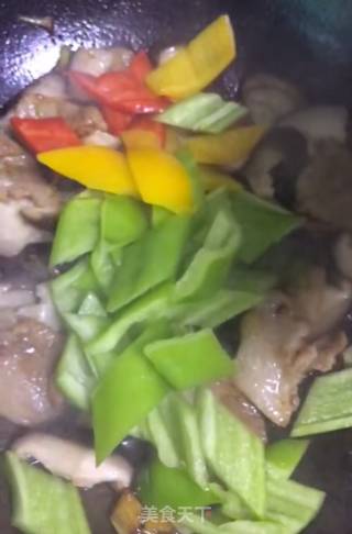 香菇炒肉的做法步骤：11