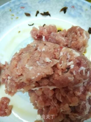 梅菜干肉饼的做法步骤：3