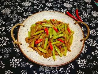 芹菜炒牛柳的做法步骤：12