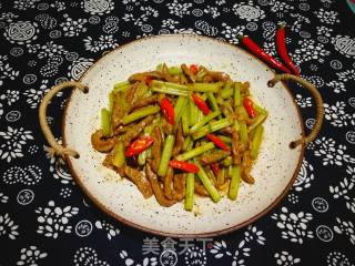 芹菜炒牛柳的做法步骤：13