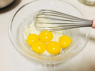 彩虹漩涡卷的做法步骤：3