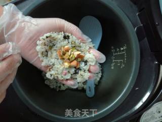 如何让小朋友爱上吃饭-饭团的做法步骤：6