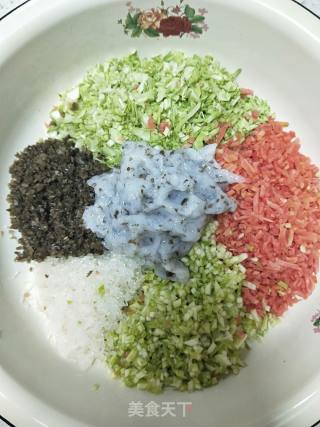 虾仁素饺的做法步骤：1
