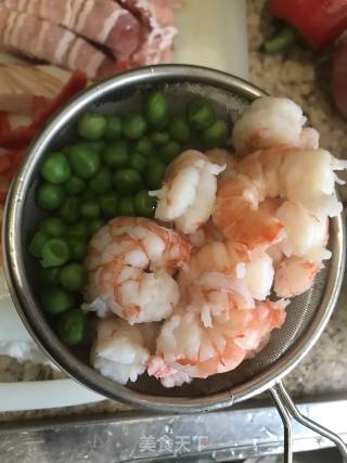 鲜虾培根披萨的做法步骤：3
