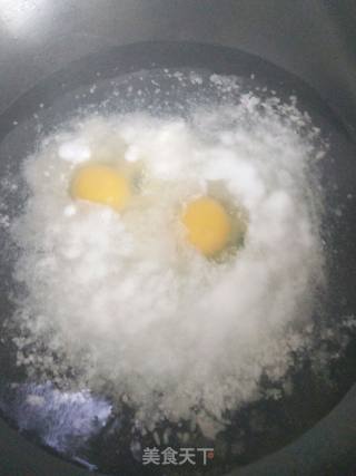 鸡蛋酒酿的做法步骤：2