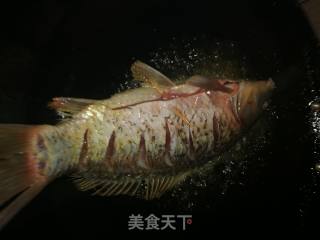 红烧鲤鱼的做法步骤：2