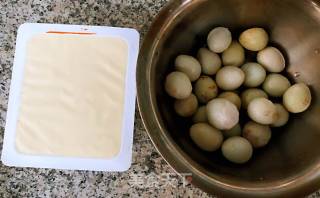 鹌鹑蛋皮蛋豆腐#家乡的味道#的做法步骤：1