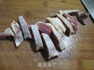 青菜腊鸭腿冻豆腐汤的做法步骤：2
