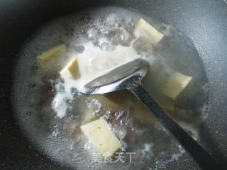 青菜腊鸭腿冻豆腐汤的做法步骤：3
