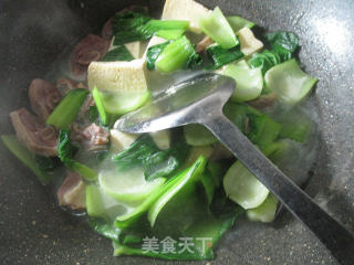 青菜腊鸭腿冻豆腐汤的做法步骤：7