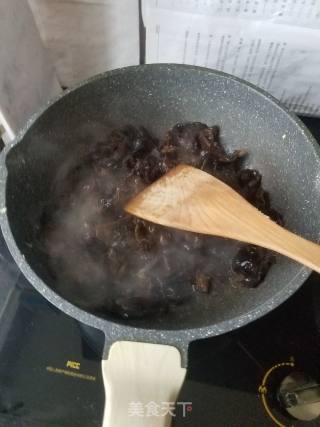 木耳鸡蛋的做法步骤：4