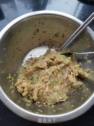 萝卜牛肉饺子的做法步骤：6