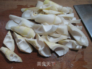 雷笋烧中翅的做法步骤：4