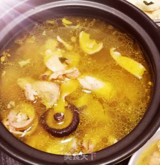 黄酒三黄鸡汤的做法步骤：5