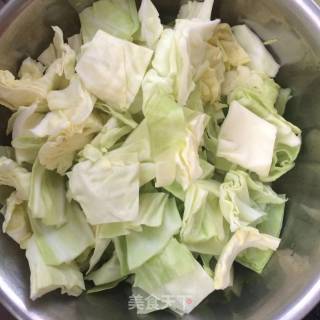香辣包菜的做法步骤：2