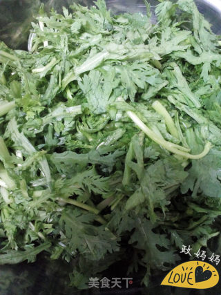 蒜蓉茼蒿的做法步骤：1