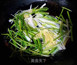 葱爆海螺片#家乡味道#的做法步骤：7