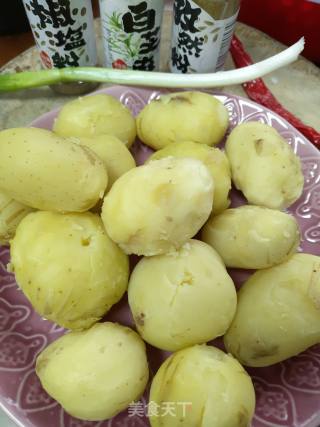 孜然椒盐小土豆的做法步骤：2