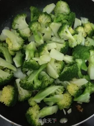 西兰花炒牛肉的做法步骤：6