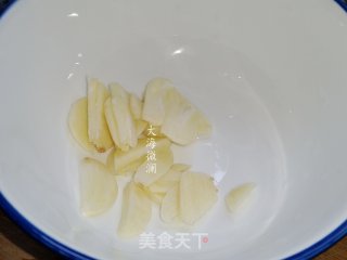 甘蓝菜炒五花肉的做法步骤：3
