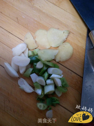 啤酒烧青鱼的做法步骤：1