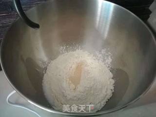 淡奶油蛋白吐司的做法步骤：1