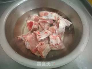 番茄萝卜炖排骨的做法步骤：2