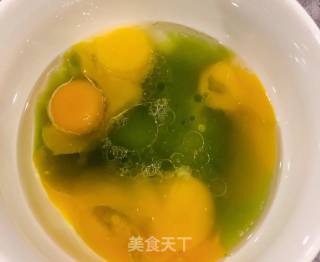 家常版菠菜蒸蛋糕的做法步骤：2