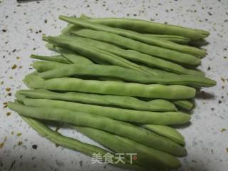 素焖豆角的做法步骤：1
