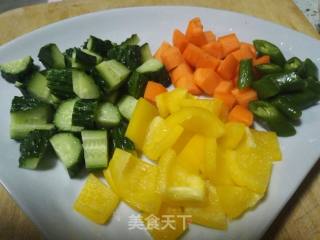 番茄炒蔬丁的做法步骤：2