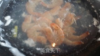 虾吃鸡的做法步骤：4