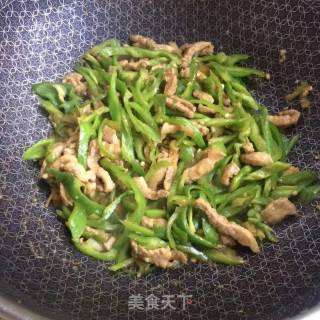 青椒炒肉丝的做法步骤：10